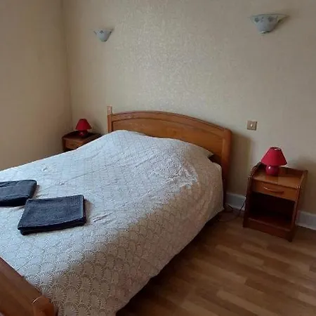 Grand Logement Dans Belle Maison Perigourdine A 2 Pas Du Centre De Avec Stationnement Devant *